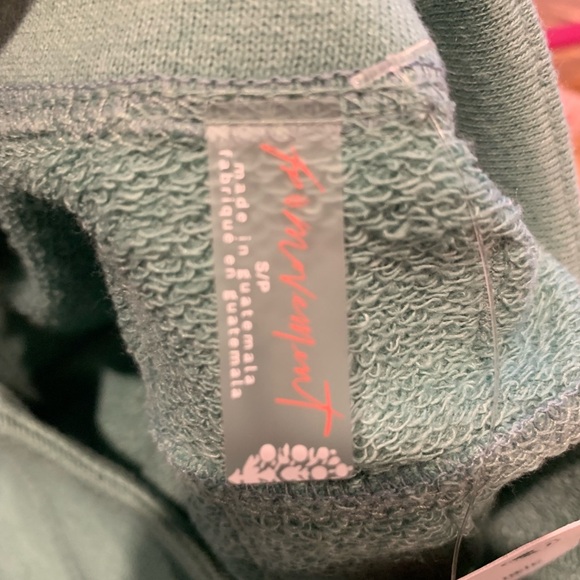 Free people movement wide leg cropped pant set. Size small. - Picture 12 of 12